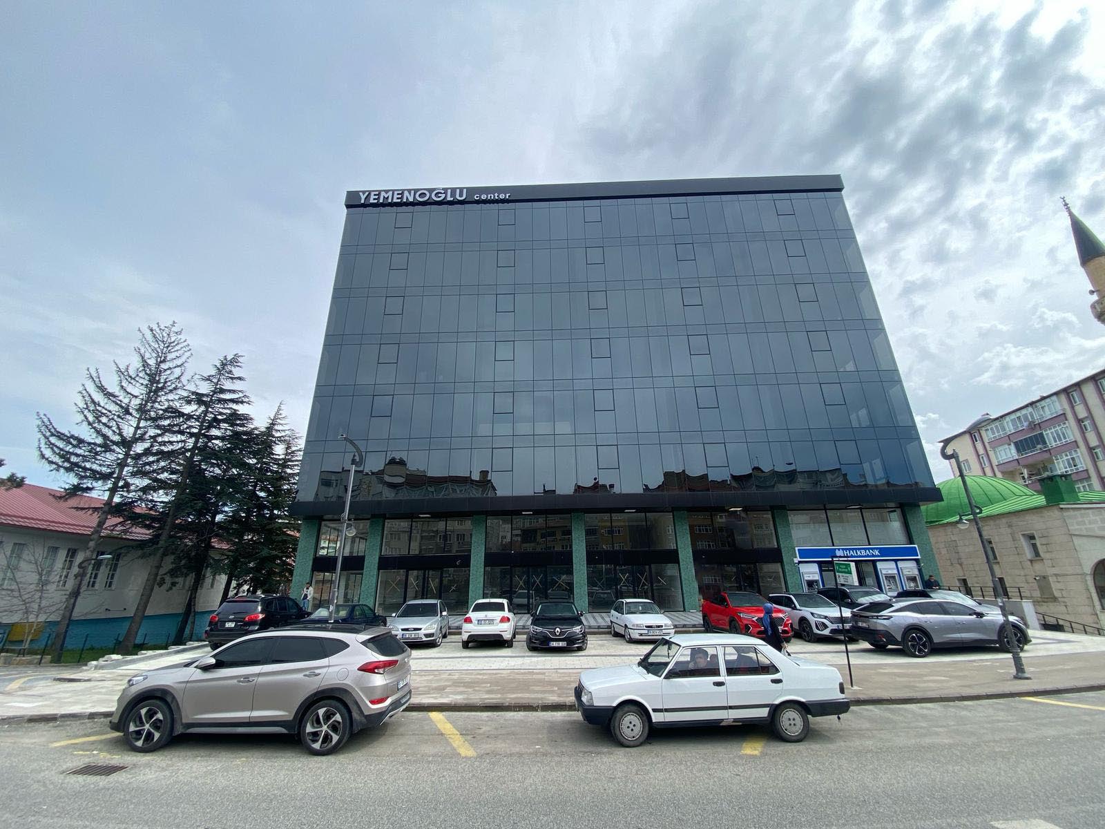 MERKEZİ KONUMDA PRESTİJLİ SIFIR YAPI KİRALIK OFİS