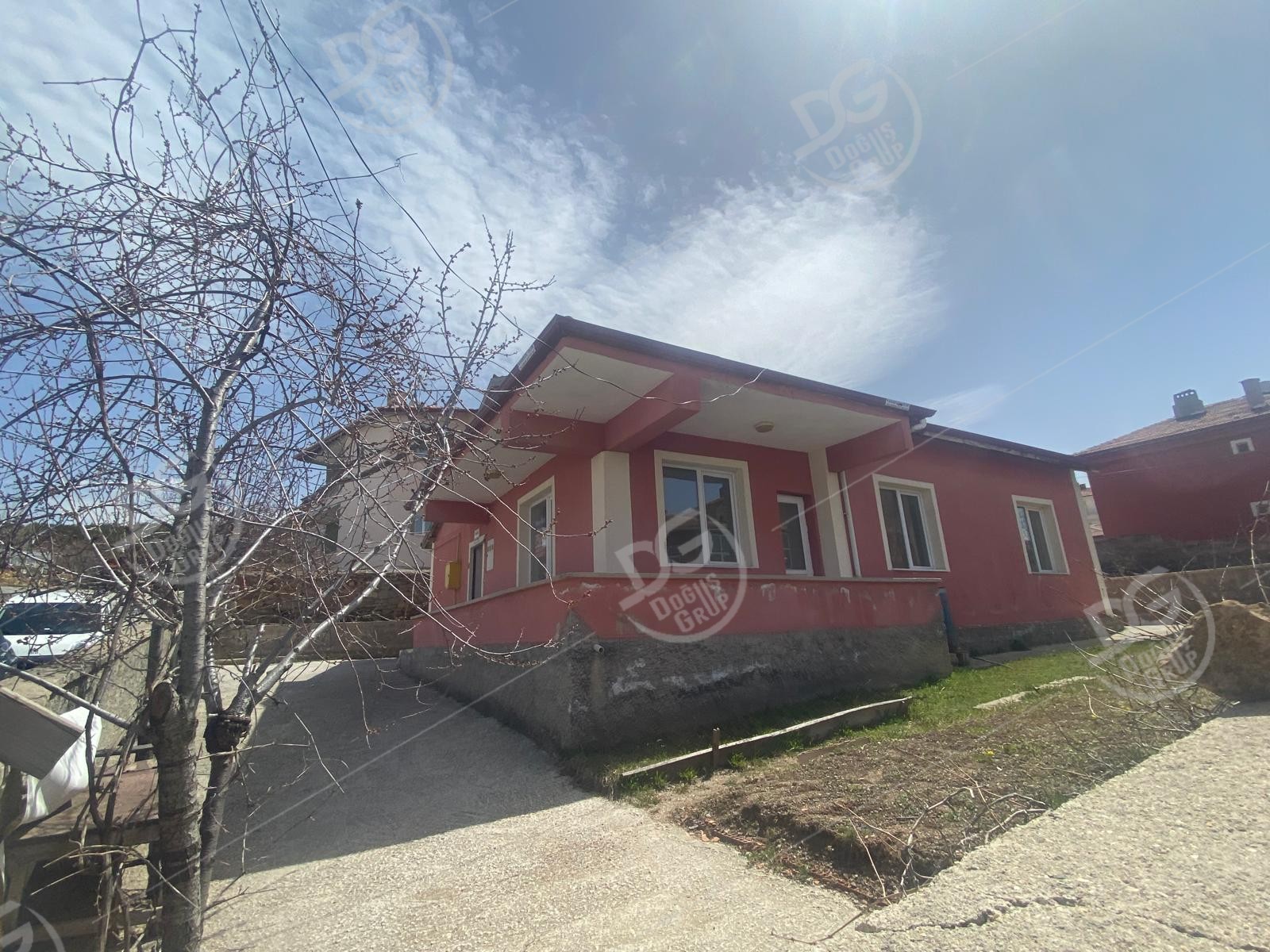 NOVADA AVM YÜRÜME MESAFESİNDE 3+1 İÇİ YAPILI MÜSTAKİL