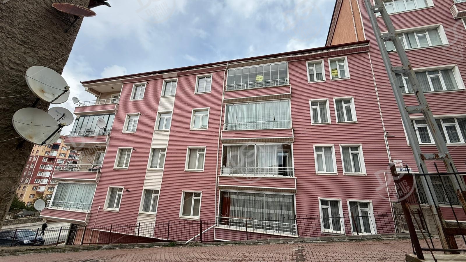 YALIKENT SİTESİNDE 3+1 SATILIK DAİRE
