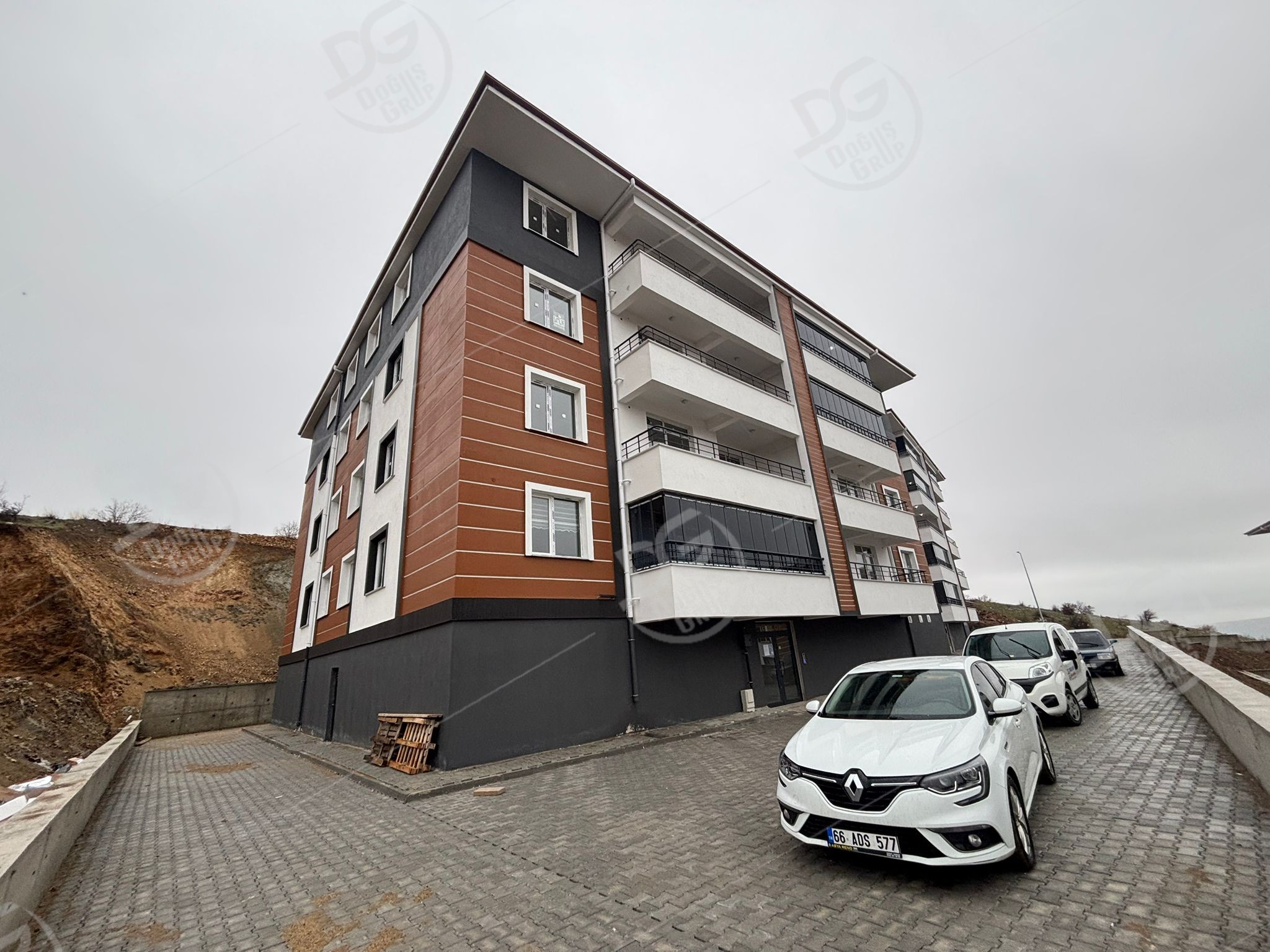 ÜNİVERSİTE BÖLGESİNDE SIFIR YAPI ARA KAT 3+1 SATILI DAİRE