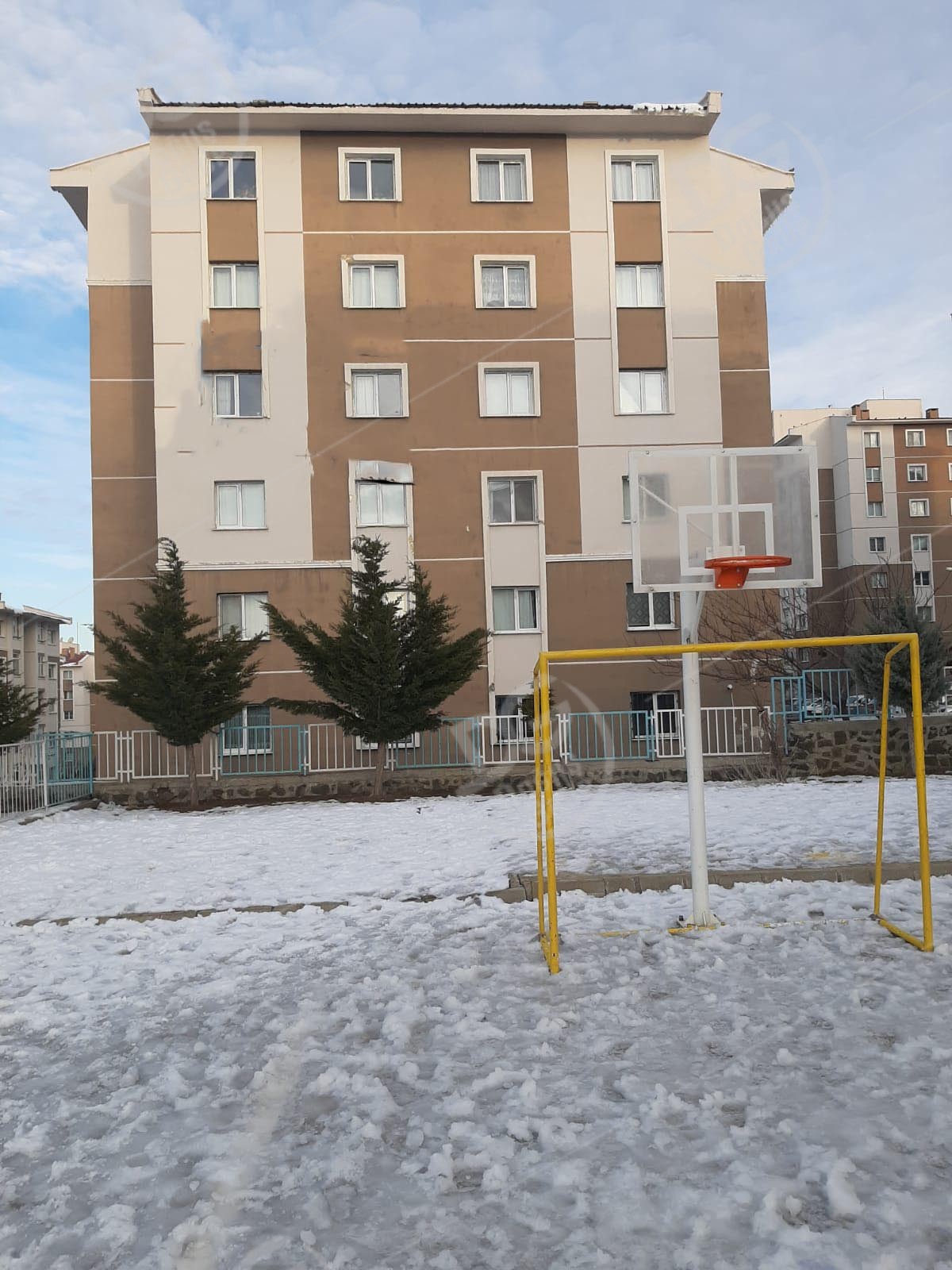 CEZAEVİ TOKİDE ARA KAT 2+1 SATILIK DAİRE