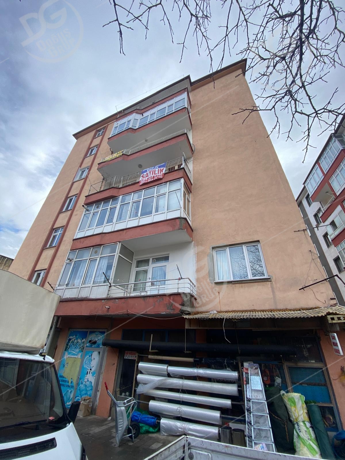 ŞEHRİN TAM ORTASINDA 3+1 SATILIK DAİRE