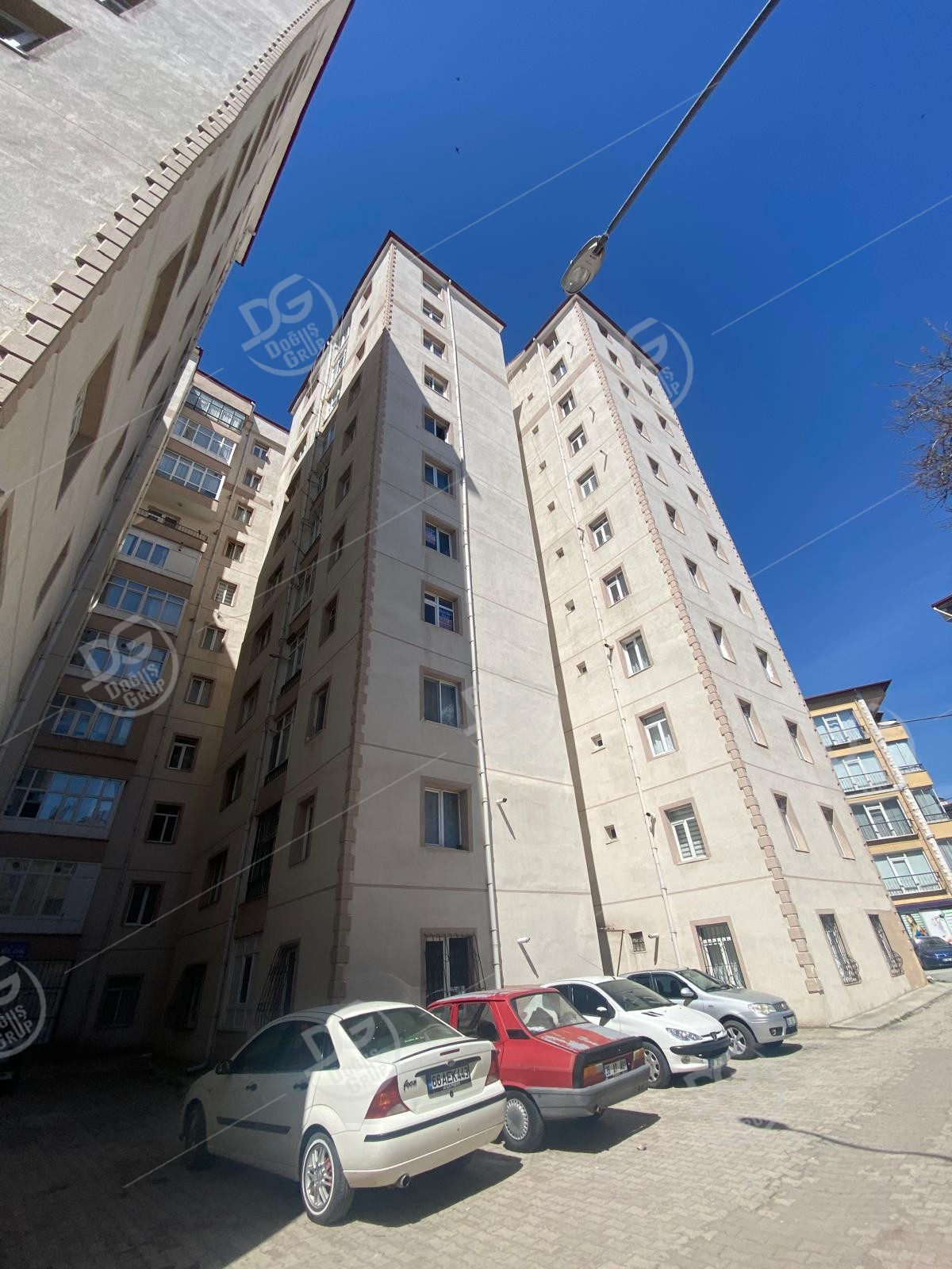 ŞEHİR MERKEZİNE YÜRÜME MESAFESİNDE ARA KAT 3+1 EŞYALI KİRALIK DAİRE