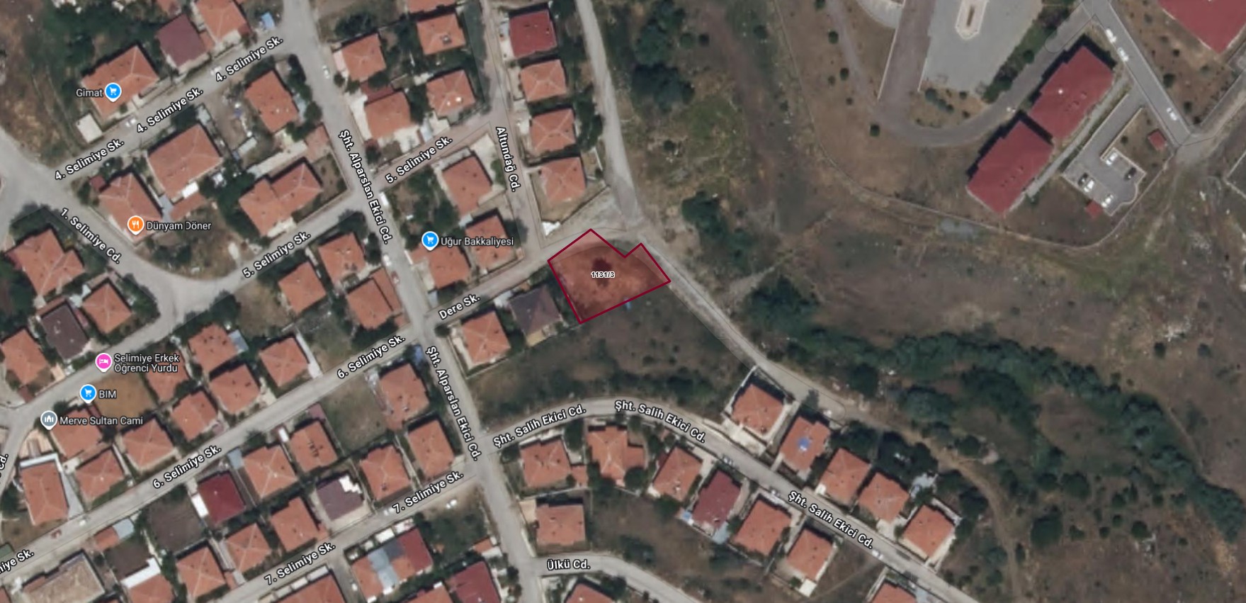 BAHÇEŞEHİRDE 646 M² SATILIK ARSA