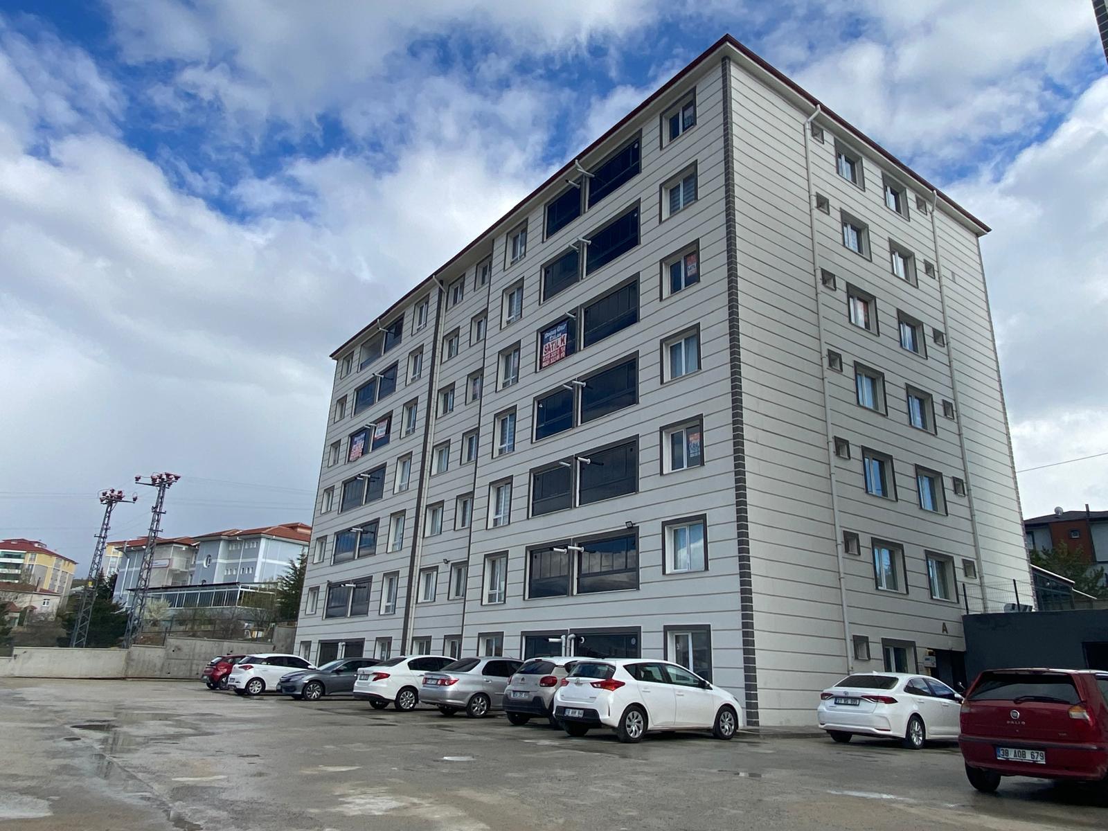 BAHÇEŞEHİR BÖLGESİNDE 2+1 SATILIK DAİRE