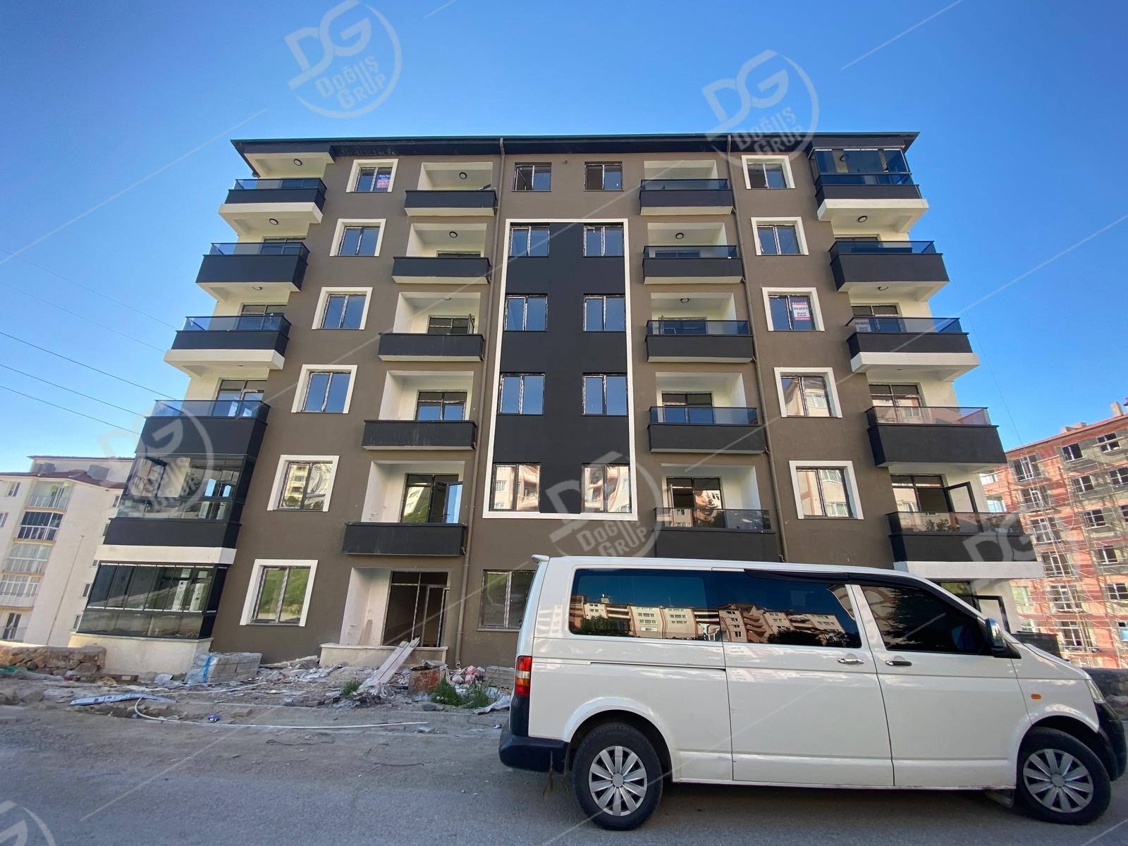 ÜNİVERSİTE BÖLGESİNDE 3+0 SATILIK DAİRE