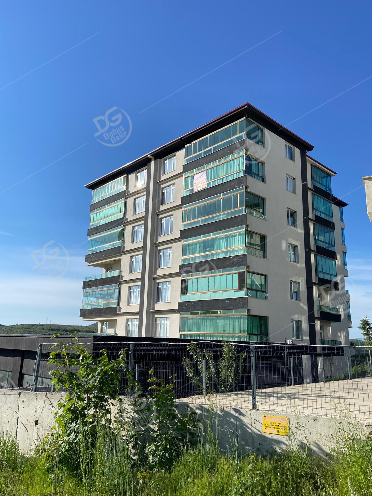 BAHÇEŞEHİRDE ARA KAT 3+1 SATILIK DAİRE