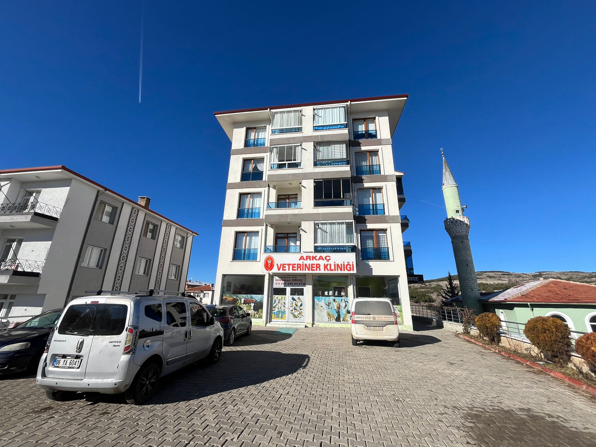 POLİS EVİ KARŞISI ANAYOL ÜZERİ TAKASA AÇIK SATILIK DÜKKAN