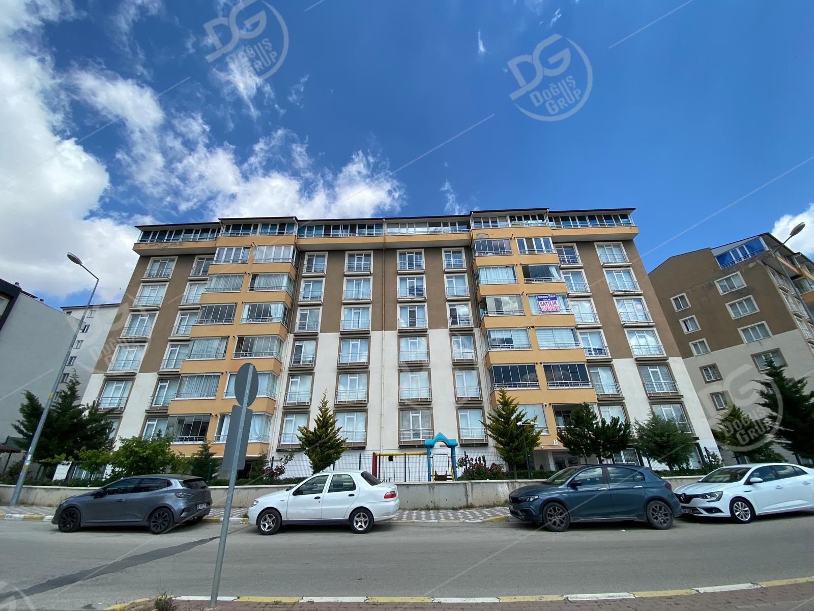 BÖLGENİN TERCİHLİ SİTESİNDE ARA KAT 4+1 SATILIK DAİRE