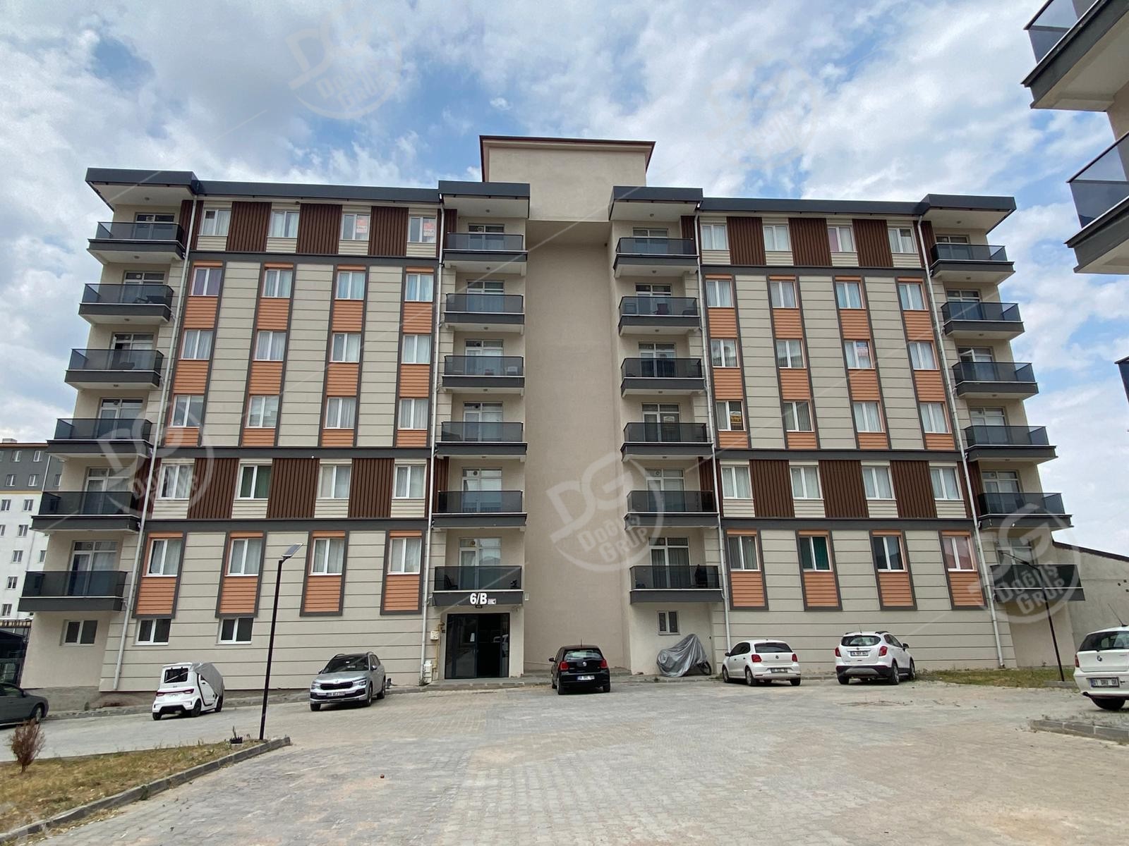 ÜNİVERSİTEYE YÜRÜME MESAFESİ ARA KAT 2+1 EŞYALI DAİRE