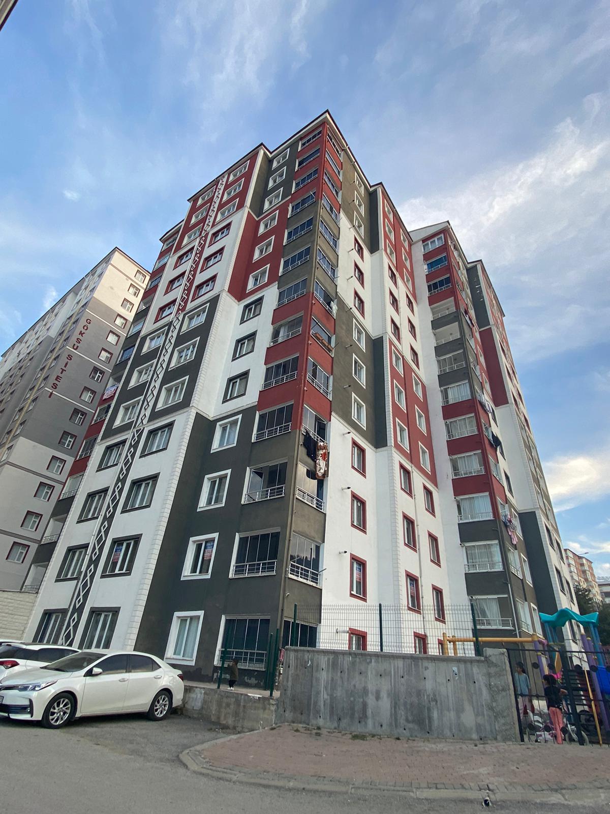 SPOR VADİSİ SİTESİNDE ARA KAT 3+1 KİRALIK DAİRE