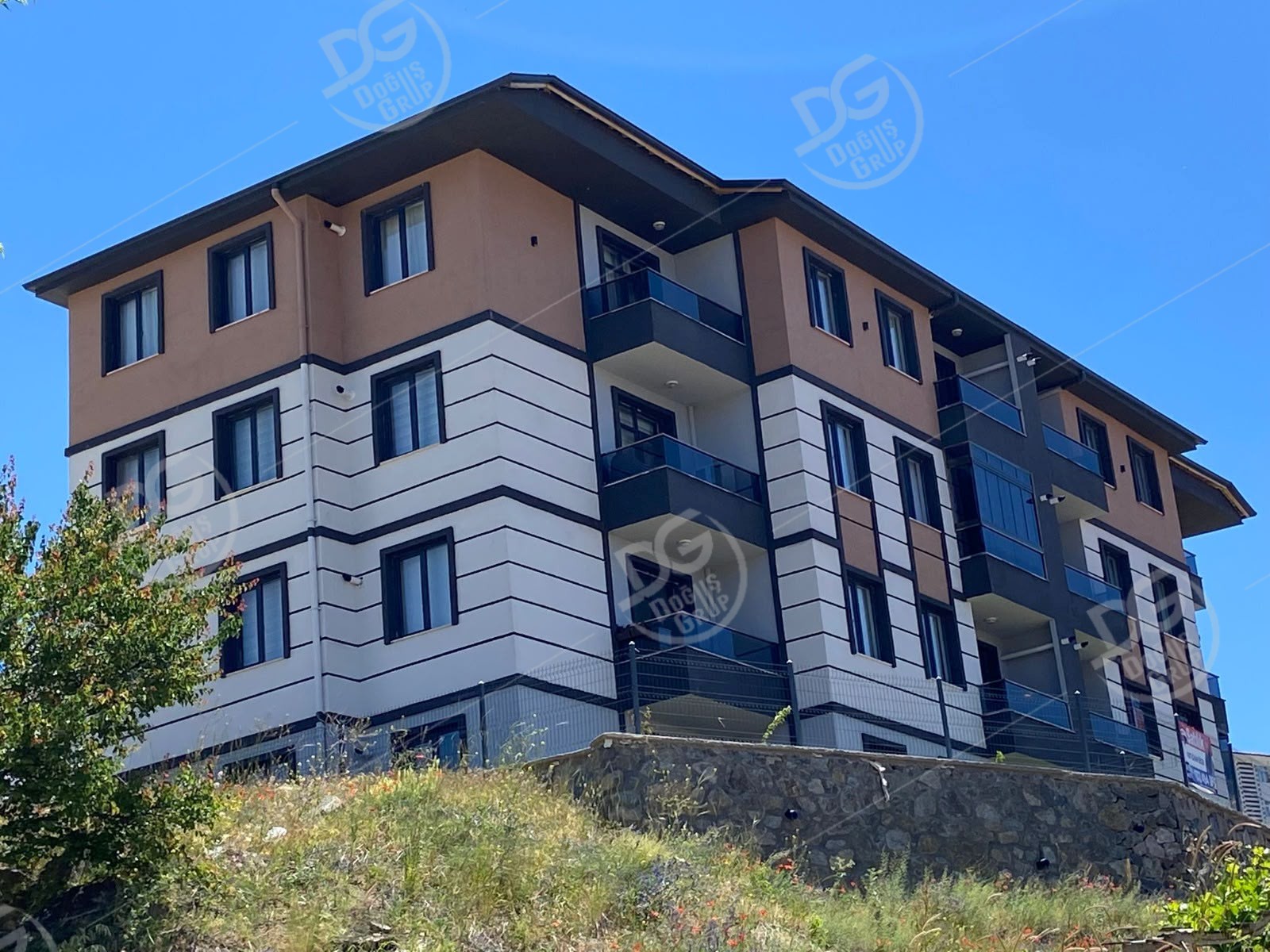 MİLLET BAHÇESİ VE KENTPARK MANZARALI 2+1 EŞYALI SATILIK DAİRE