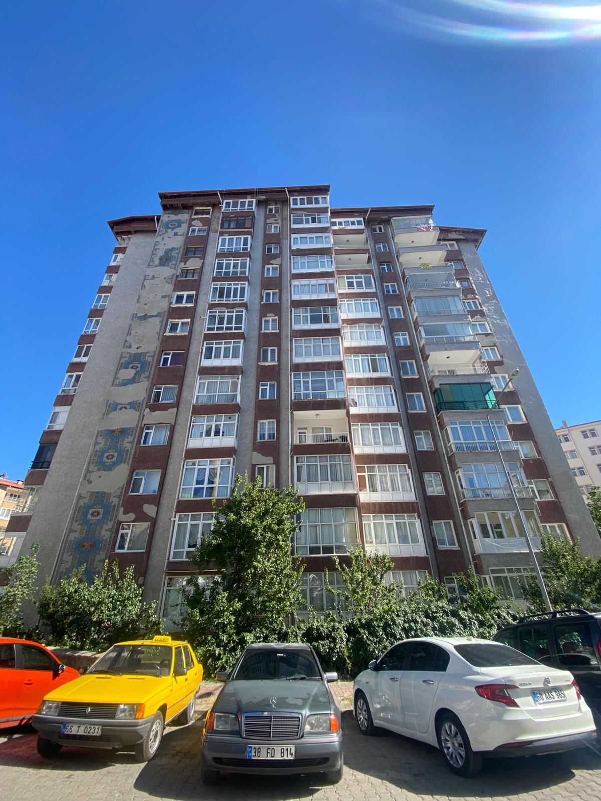 MERKEZDE İÇİ YAPILI GENİŞ  3+1 SATILIK DAİRE