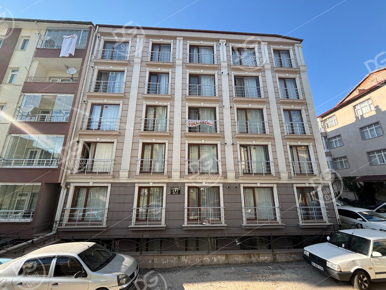LEKESİZ APARTMANINDA MERKEZE YAKIN SATILIK 1+1