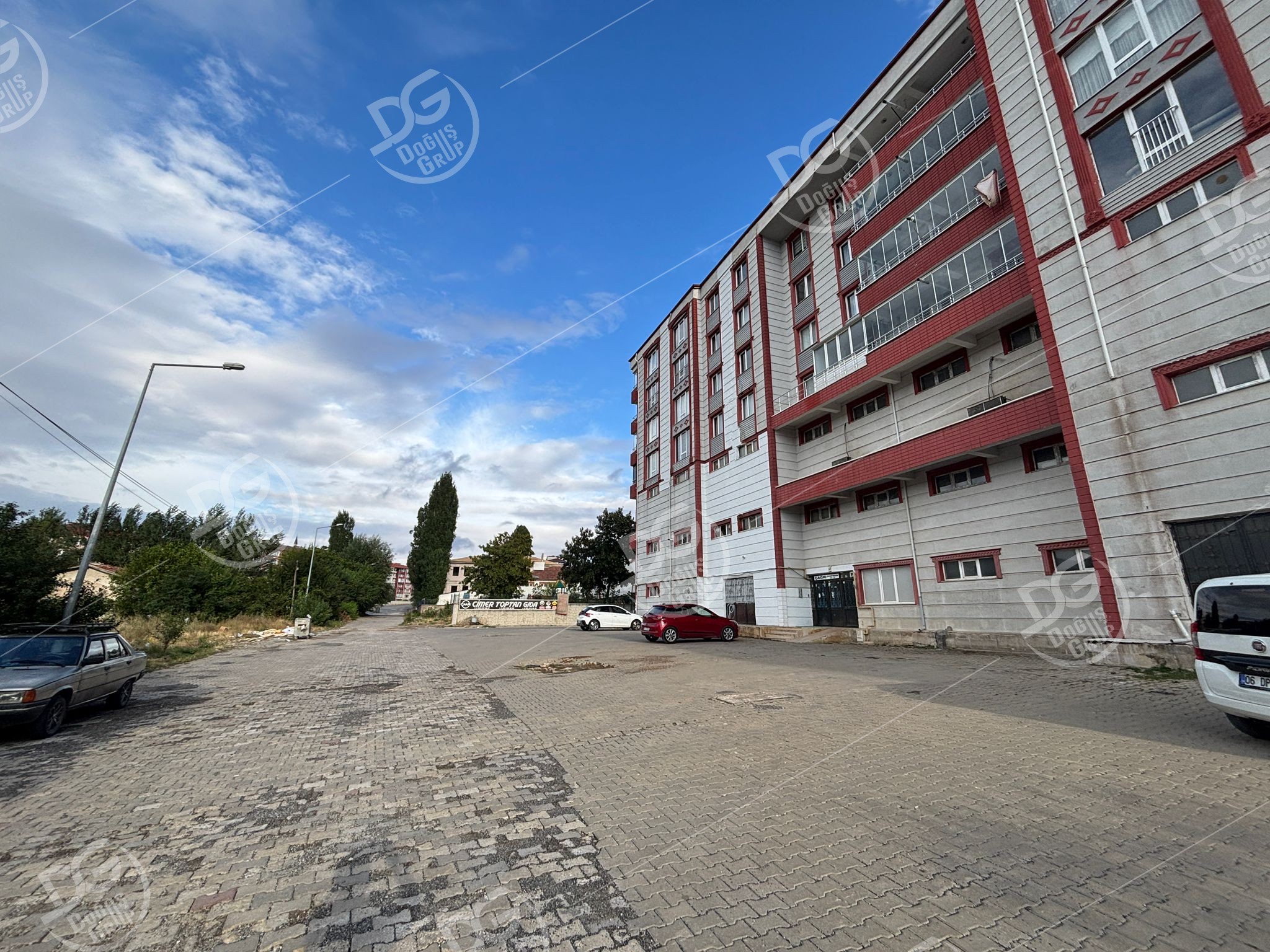 350 M² ANA YOLA YAKIN YÜKSEK TAVANLI GENİŞ GİRİŞLİ DEPO
