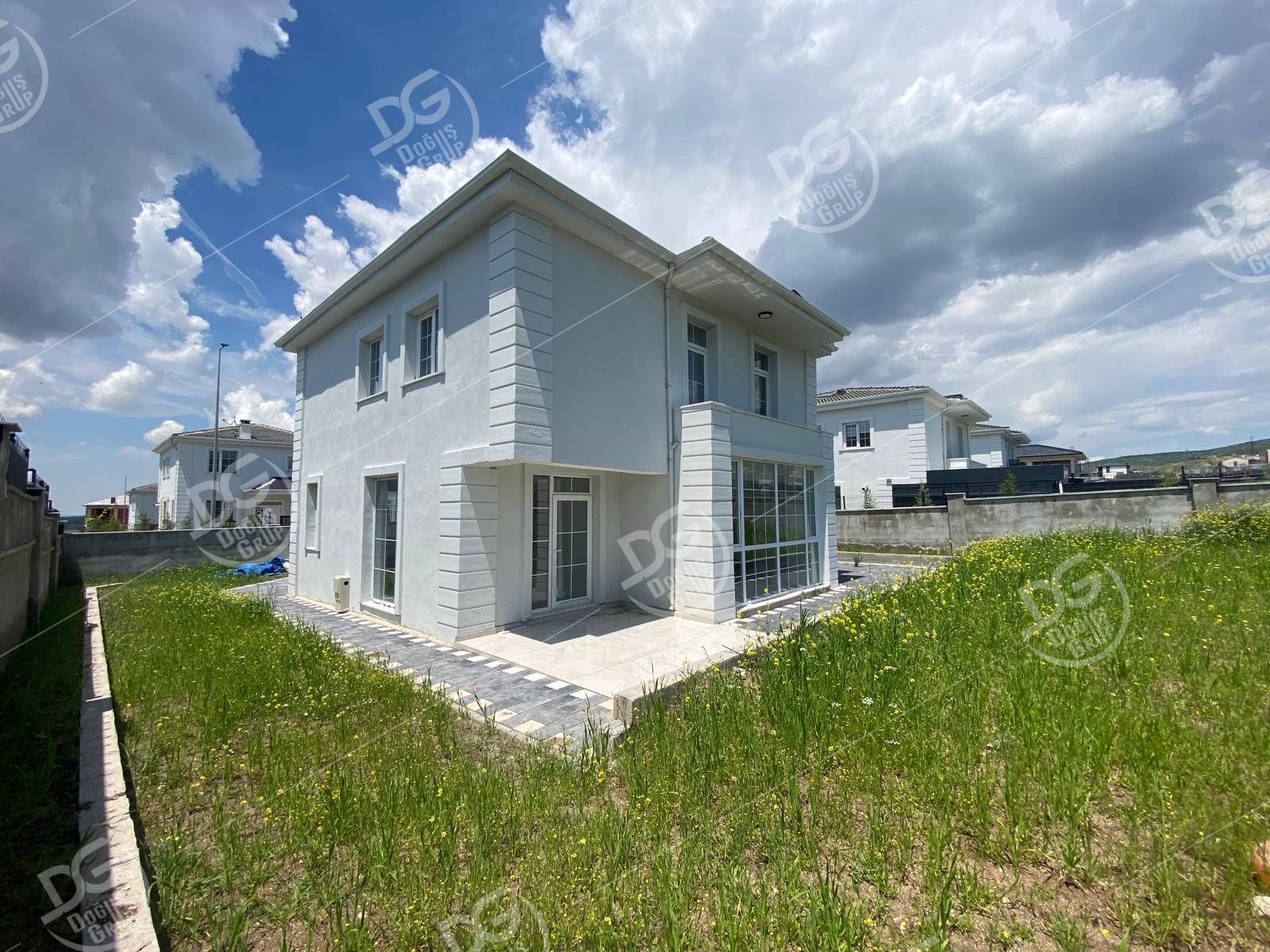 GÜNEYKENT VİLLALARINDA FULL+FULL 4+1 SATILIK VİLLA