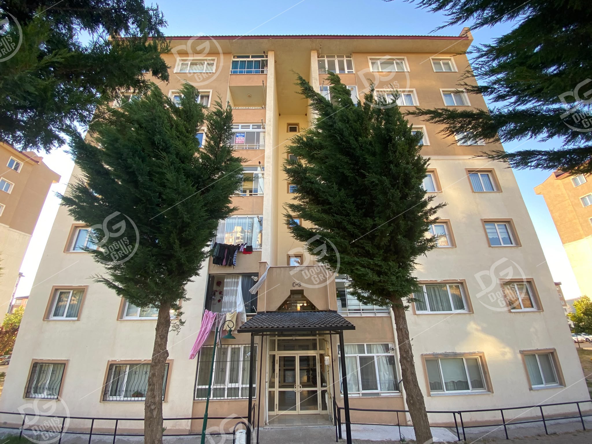 ÜNİVERSİTE GÜZERGAHI ÜZERİNDE MERKEZİ 3+1 KİRALIK DAİRE