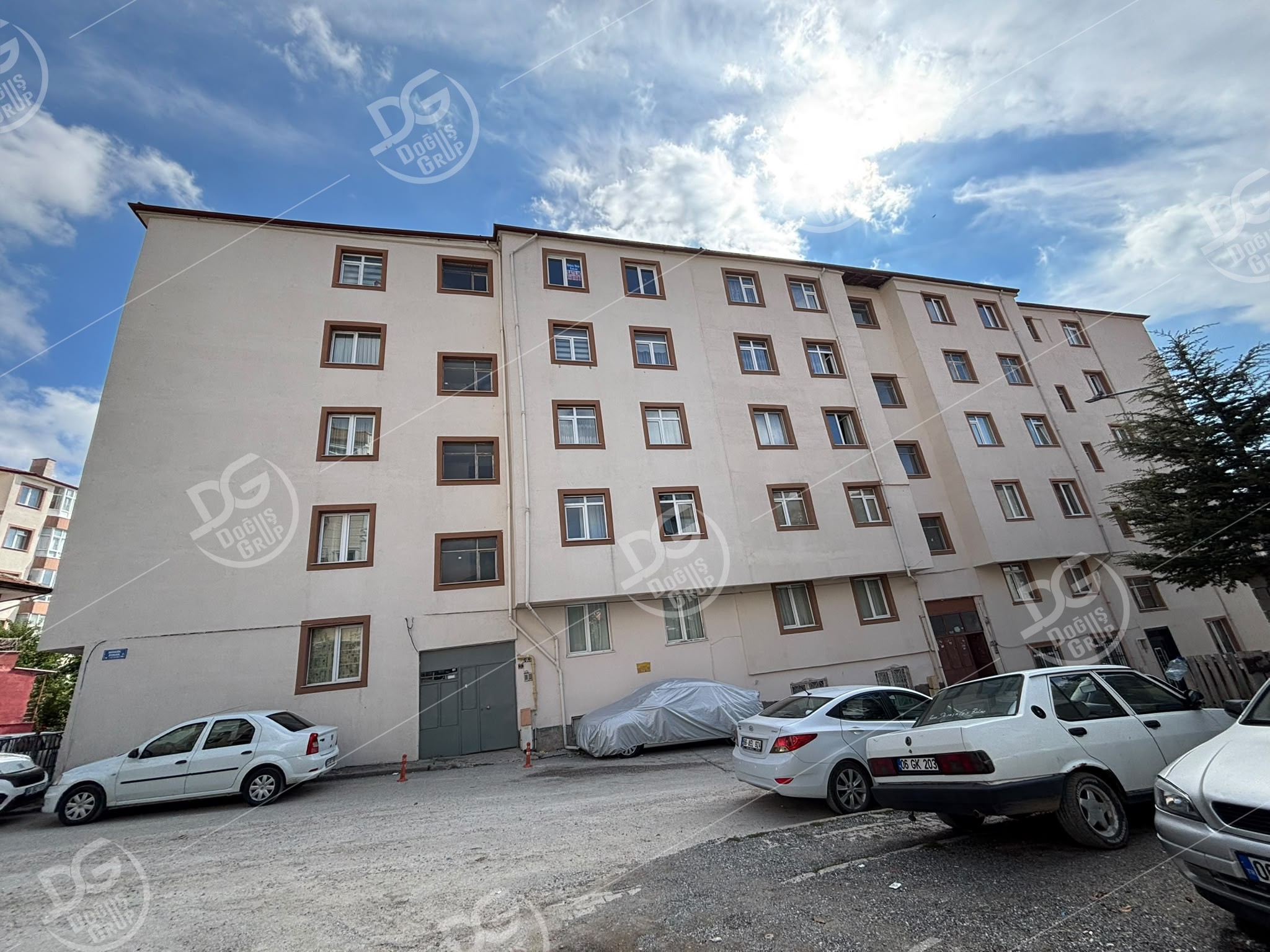 ÇARŞI İÇİNDE 3+1 SATILIK DAİRE