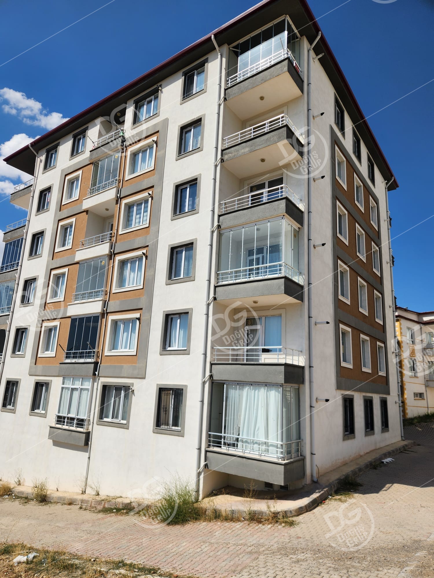 ÜNİVERSİTE YOLU  ÜZERİ 2+1 EŞYALI KİRALIK DAİRE