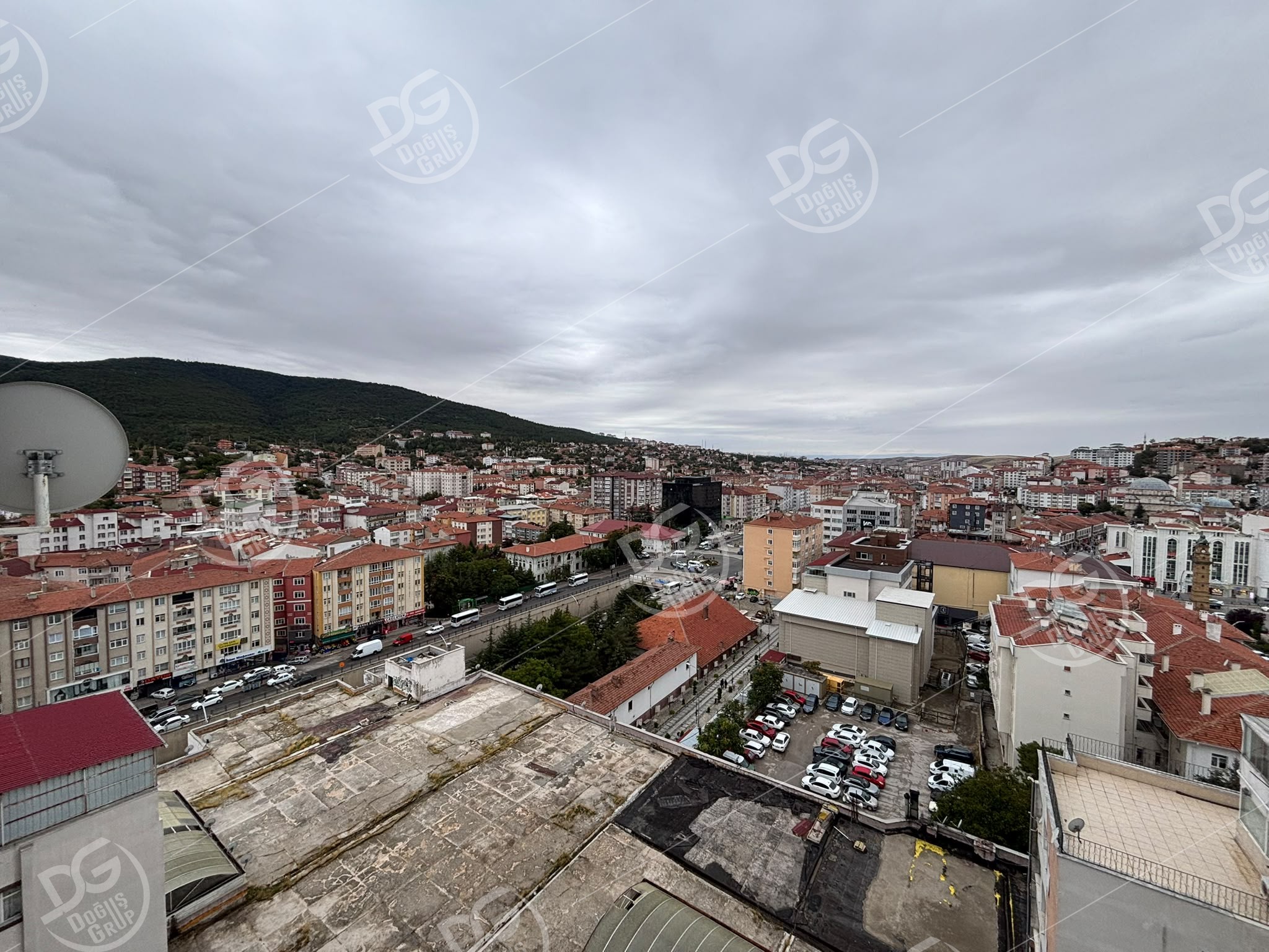 ŞEHRİN GÖBEĞİNDE SATILIK 3+1 DUBLEKS DAİRE