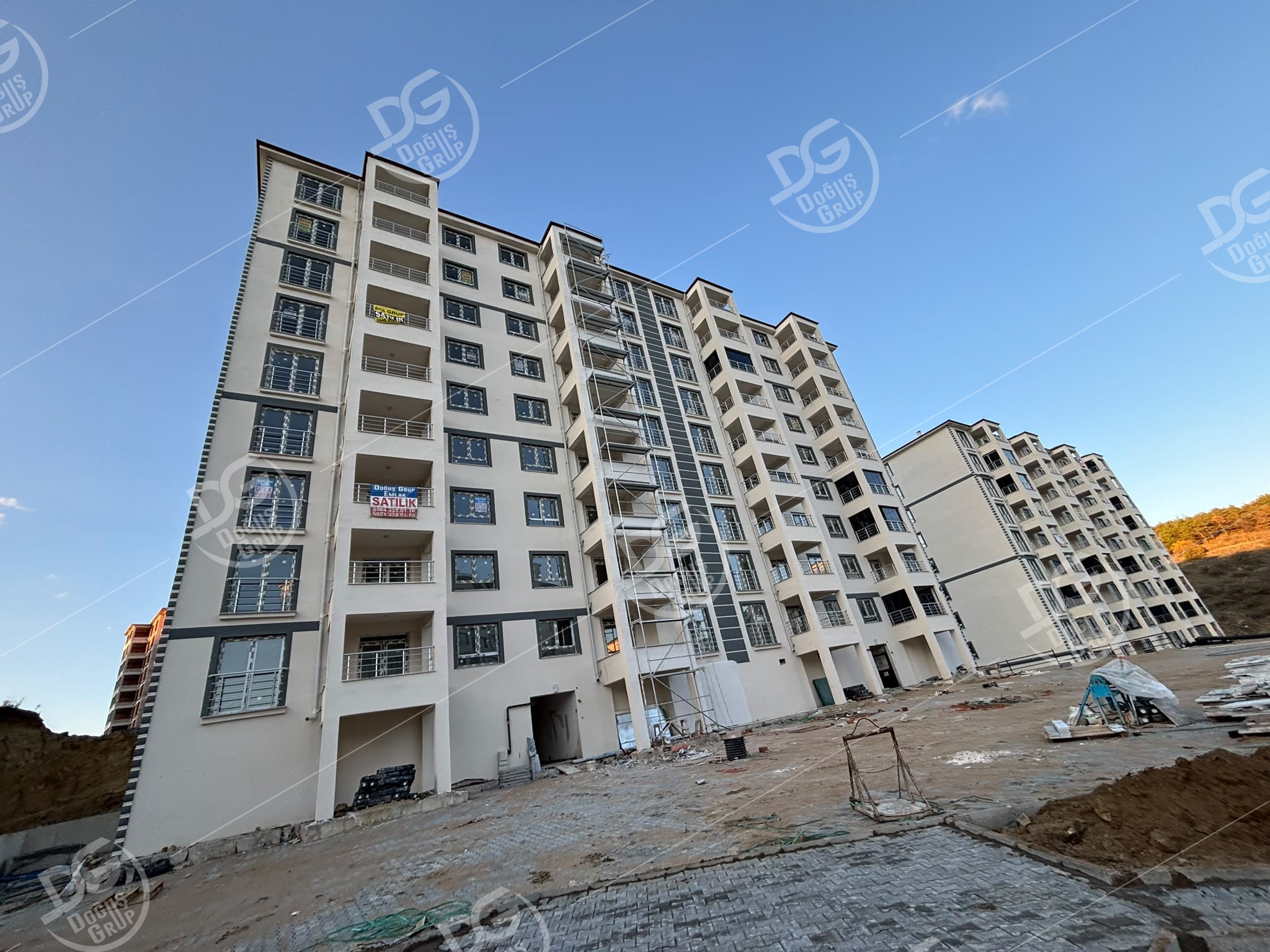 SPOR VADİSİ YAKINI FİLE EVLERİNDE SATILIK 3+1 DAİRE