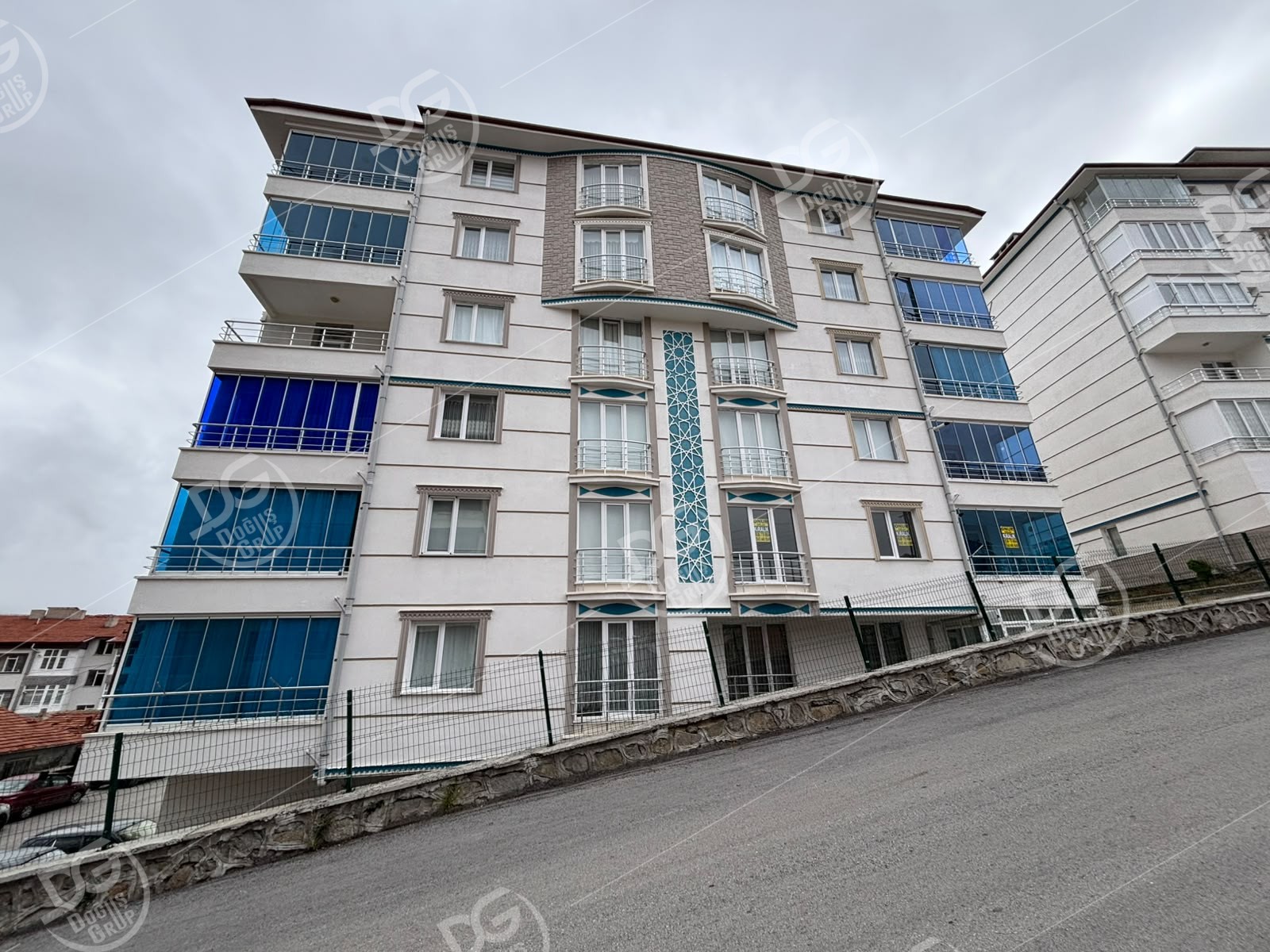 ÇAĞLAYAN MANZARA EVLERİNDE KİRALIK 3+1 DAİRE