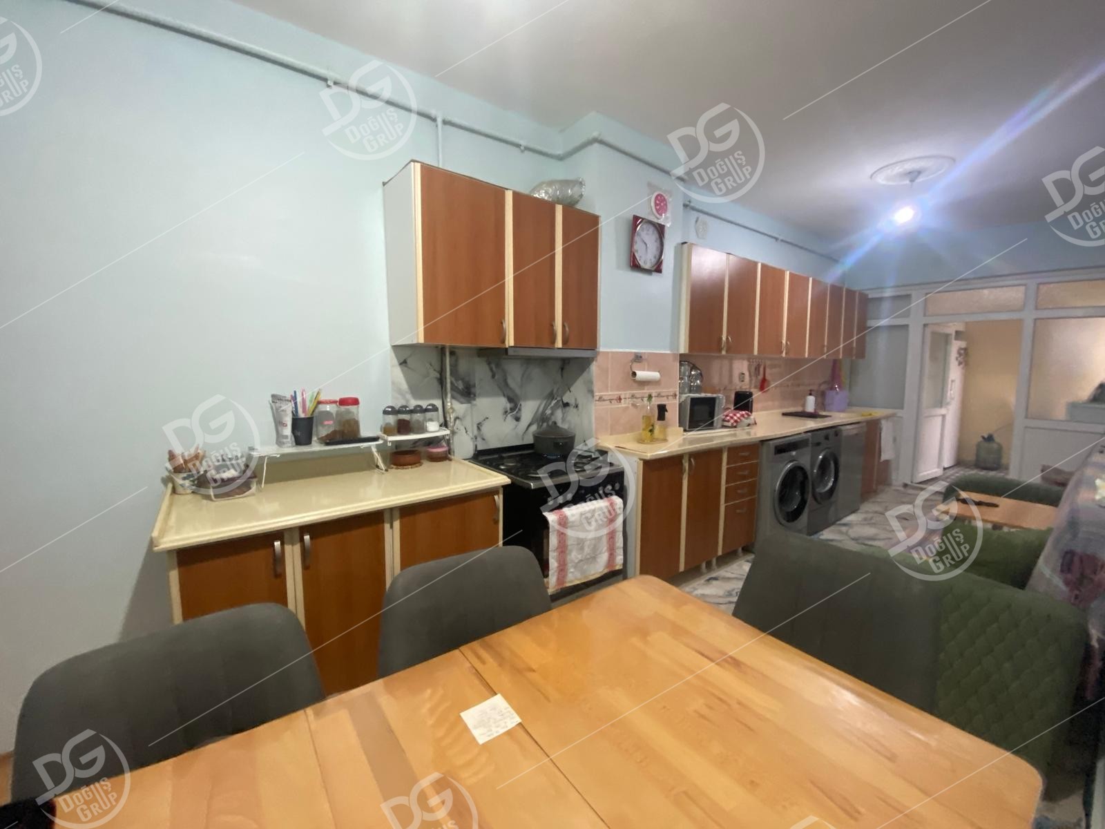 ŞEHİR MERKEZİNDE GENİŞ AYRI MUTFAKLI 2+1 SATILIK DAİRE