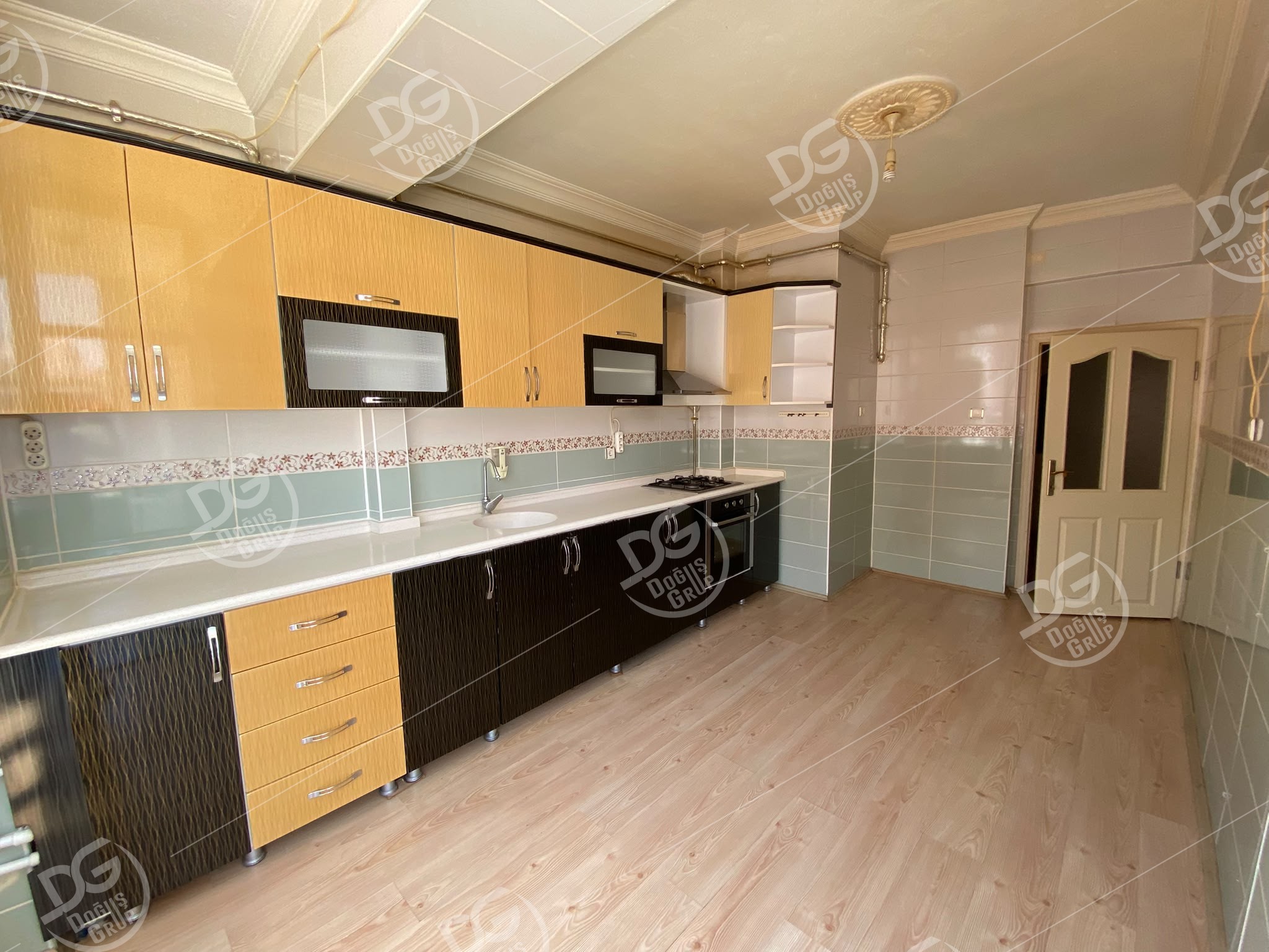 ŞEHİR MERKEZİNDE SATILIK 3+1 DAİRE