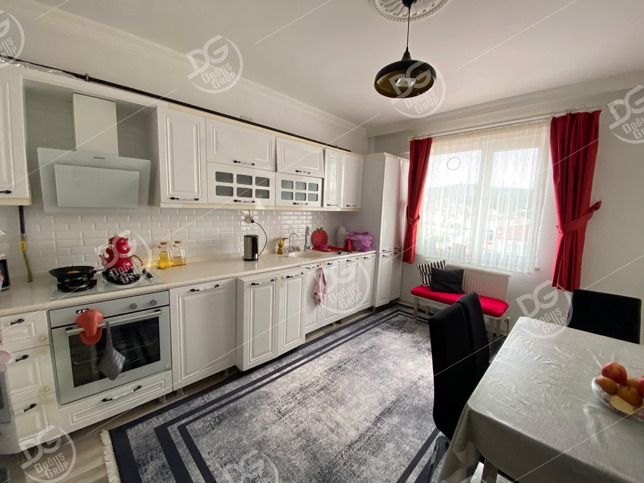 ŞEHİR MERKEZİNDE İÇİ YAPILI 3+1 SATILIK DAİRE